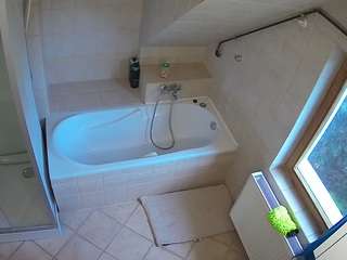 voyeurcam-julmodels-bath-2nd-1