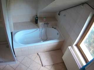 voyeurcam-julmodels-bath-2nd-1