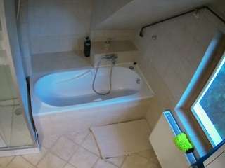 voyeurcam-julmodels-bath-2nd-1