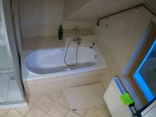 voyeurcam-julmodels-bath-2nd-1