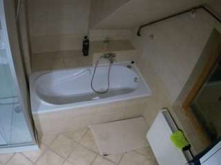 voyeurcam-julmodels-bath-2nd-1