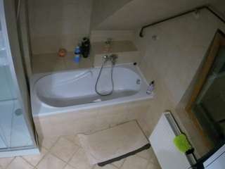 voyeurcam-julmodels-bath-2nd-1
