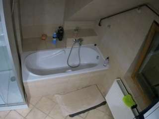voyeurcam-julmodels-bath-2nd-1