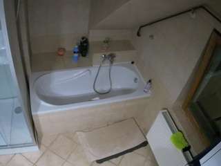 voyeurcam-julmodels-bath-2nd-1