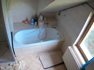 voyeurcam-julmodels-bath-2nd-1
