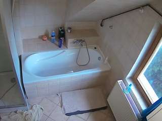 voyeurcam-julmodels-bath-2nd-1 Live Webcam on CamSoda
