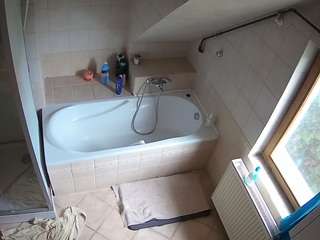 voyeurcam-julmodels-bath-2nd-1