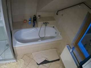voyeurcam-julmodels-bath-2nd-1