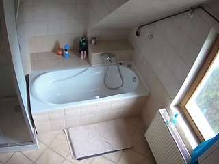 voyeurcam-julmodels-bath-2nd-1