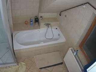 voyeurcam-julmodels-bath-2nd-1