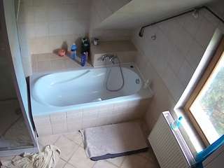 voyeurcam-julmodels-bath-2nd-1