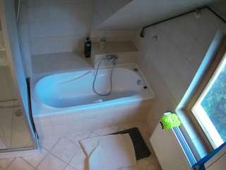 voyeurcam-julmodels-bath-2nd-1