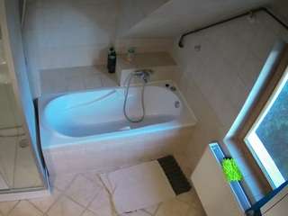 voyeurcam-julmodels-bath-2nd-1