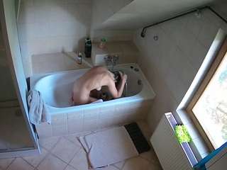 voyeurcam-julmodels-bath-2nd-1
