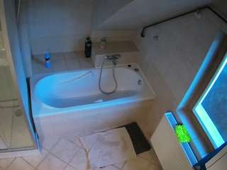 voyeurcam-julmodels-bath-2nd-1 webcam