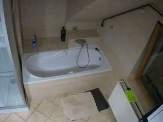 voyeurcam-julmodels-bath-2nd-1