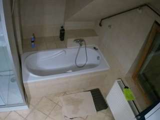 voyeurcam-julmodels-bath-2nd-1