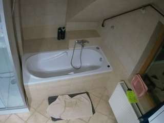 voyeurcam-julmodels-bath-2nd-1