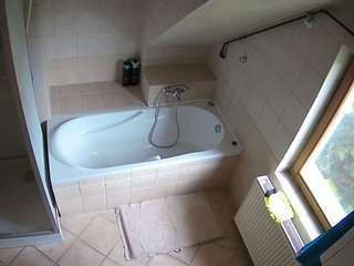voyeurcam-julmodels-bath-2nd-1 Live Webcam on CamSoda