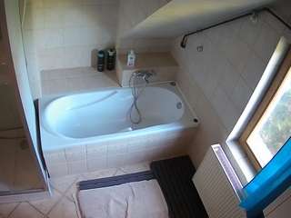 voyeurcam-julmodels-bath-2nd-1 Webcam Model Profile