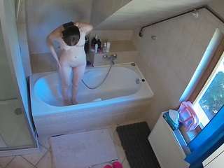 voyeurcam-julmodels-bath-2nd-1