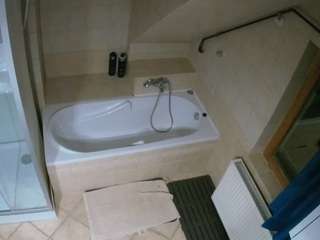 voyeurcam-julmodels-bath-2nd-1 Webcam Model Profile
