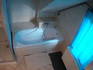 voyeurcam-julmodels-bath-2nd-1 from CamSoda