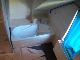 voyeurcam-julmodels-bath-2nd-1 Webcam Model Profile