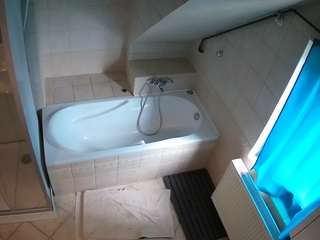 voyeurcam-julmodels-bath-2nd-1