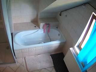 voyeurcam-julmodels-bath-2nd-1