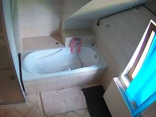 voyeurcam-julmodels-bath-2nd-1