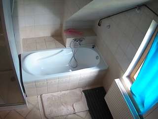 voyeurcam-julmodels-bath-2nd-1