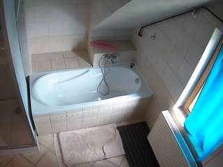 voyeurcam-julmodels-bath-2nd-1