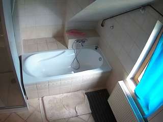 voyeurcam-julmodels-bath-2nd-1