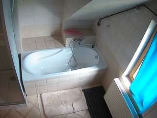 voyeurcam-julmodels-bath-2nd-1