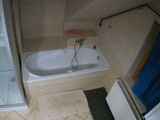 voyeurcam-julmodels-bath-2nd-1 Thumb Image