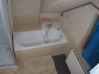 voyeurcam-julmodels-bath-2nd-1 Thumb Image