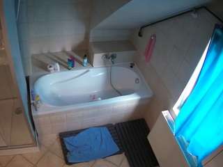 voyeurcam-julmodels-bath-2nd-1 webcam model