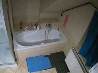 voyeurcam-julmodels-bath-2nd-1