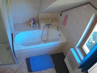 voyeurcam-julmodels-bath-2nd-1
