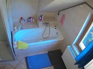 voyeurcam-julmodels-bath-2nd-1