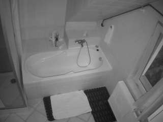 voyeurcam-julmodels-bath-2nd-1 webcam model