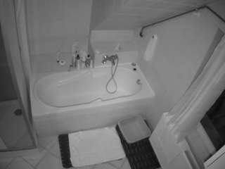 voyeurcam-julmodels-bath-2nd-1 webcam model
