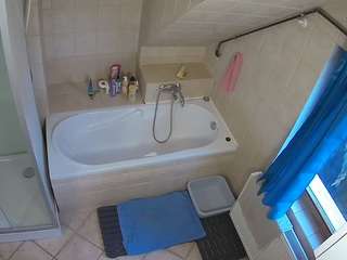 voyeurcam-julmodels-bath-2nd-1