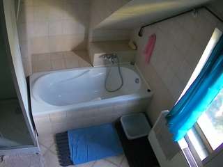 voyeurcam-julmodels-bath-2nd-1 camsoda