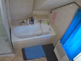 voyeurcam-julmodels-bath-2nd-1