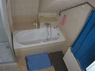  voyeurcam-julmodels-bath-2nd-1 chat room