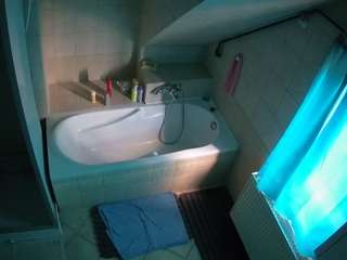 voyeurcam-julmodels-bath-2nd-1
