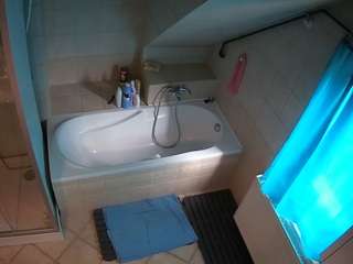 voyeurcam-julmodels-bath-2nd-1