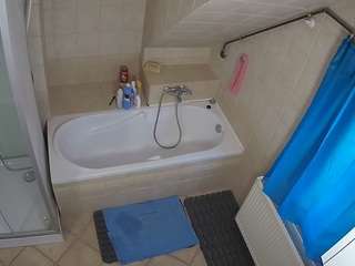 voyeurcam-julmodels-bath-2nd-1